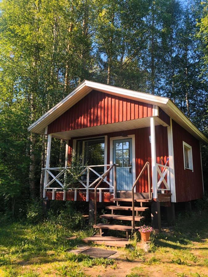 Pihlajamaeen Lomamoekit Vanhakyla Eksteriør billede
